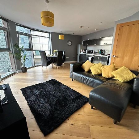 Fantastic And Modern City Centre Flat With Free Parking! Cardiff Exterior foto
